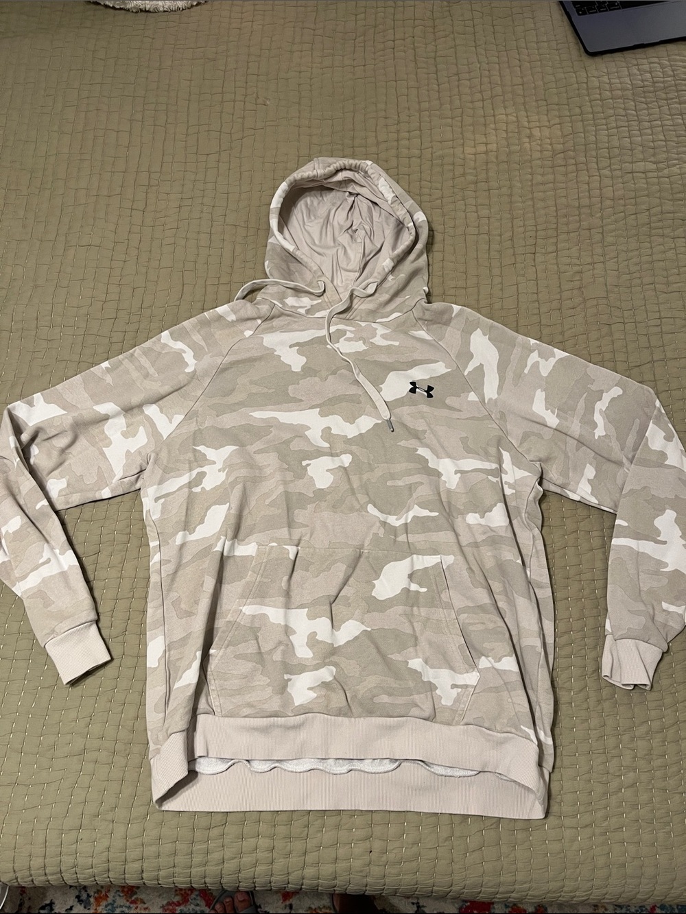Under Armour Men’s Beige & White Camo Pullover Hoodie